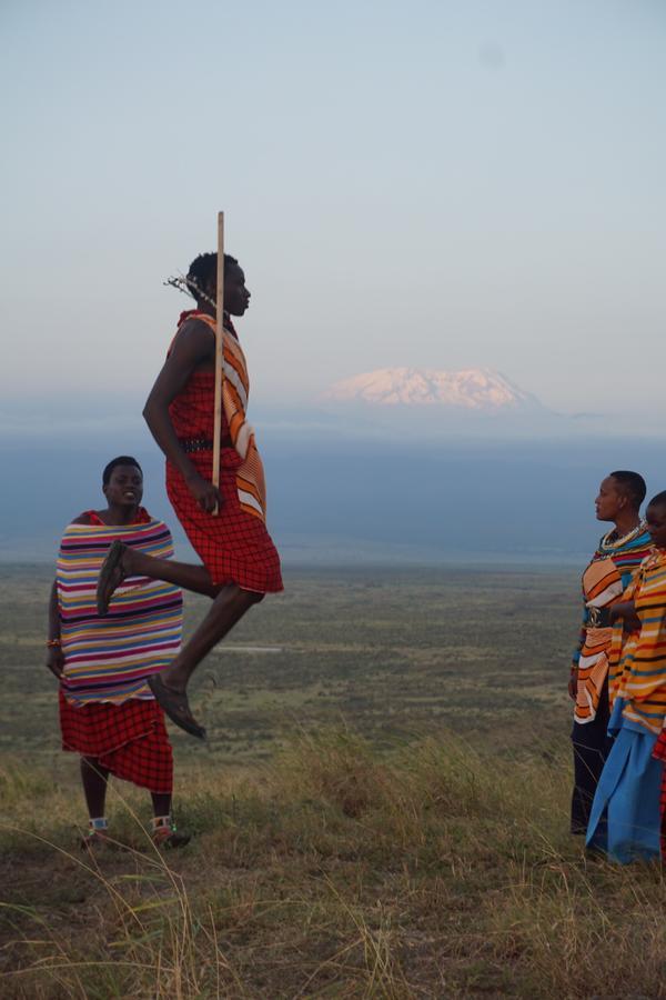 Osiligilai Maasai Lodge Sanya Juu Buitenkant foto