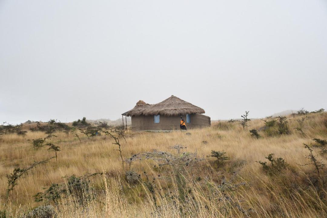 Osiligilai Maasai Lodge Sanya Juu Buitenkant foto