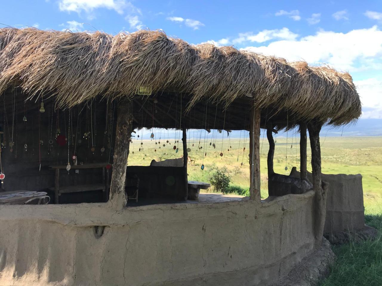 Osiligilai Maasai Lodge Sanya Juu Buitenkant foto