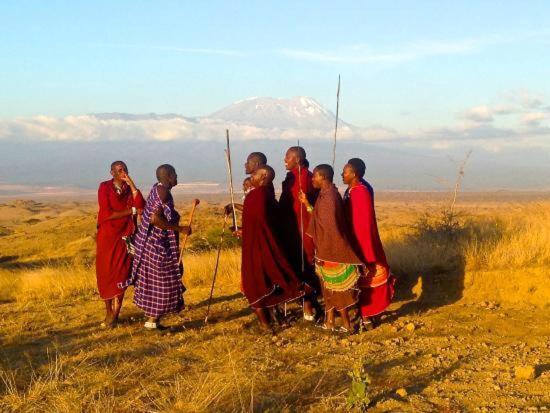 Osiligilai Maasai Lodge Sanya Juu Buitenkant foto