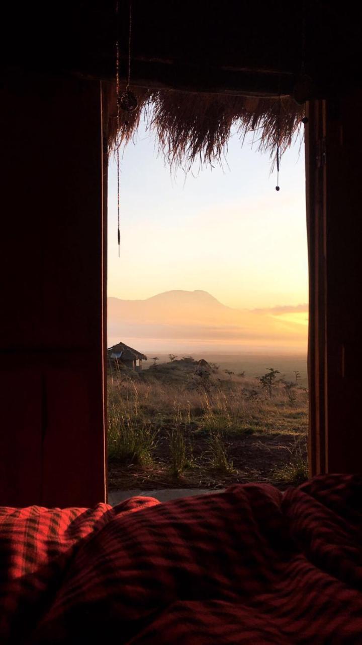 Osiligilai Maasai Lodge Sanya Juu Buitenkant foto